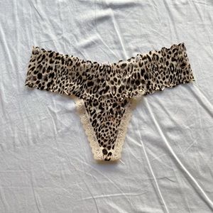 NWT VS lace thong